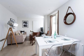 Beautiful 2BR flat with free parking in West London